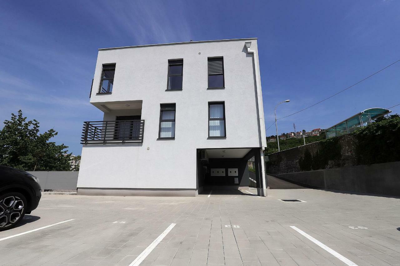 Studio Apartment Ada 2 Риека Экстерьер фото